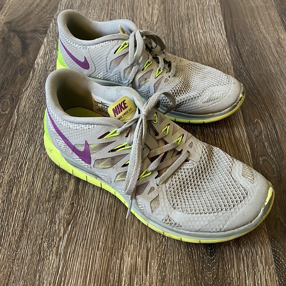 Nike Shoes - 3/$20! Nike Free Run 5.0 Women’s 9 Gray Green Purple
